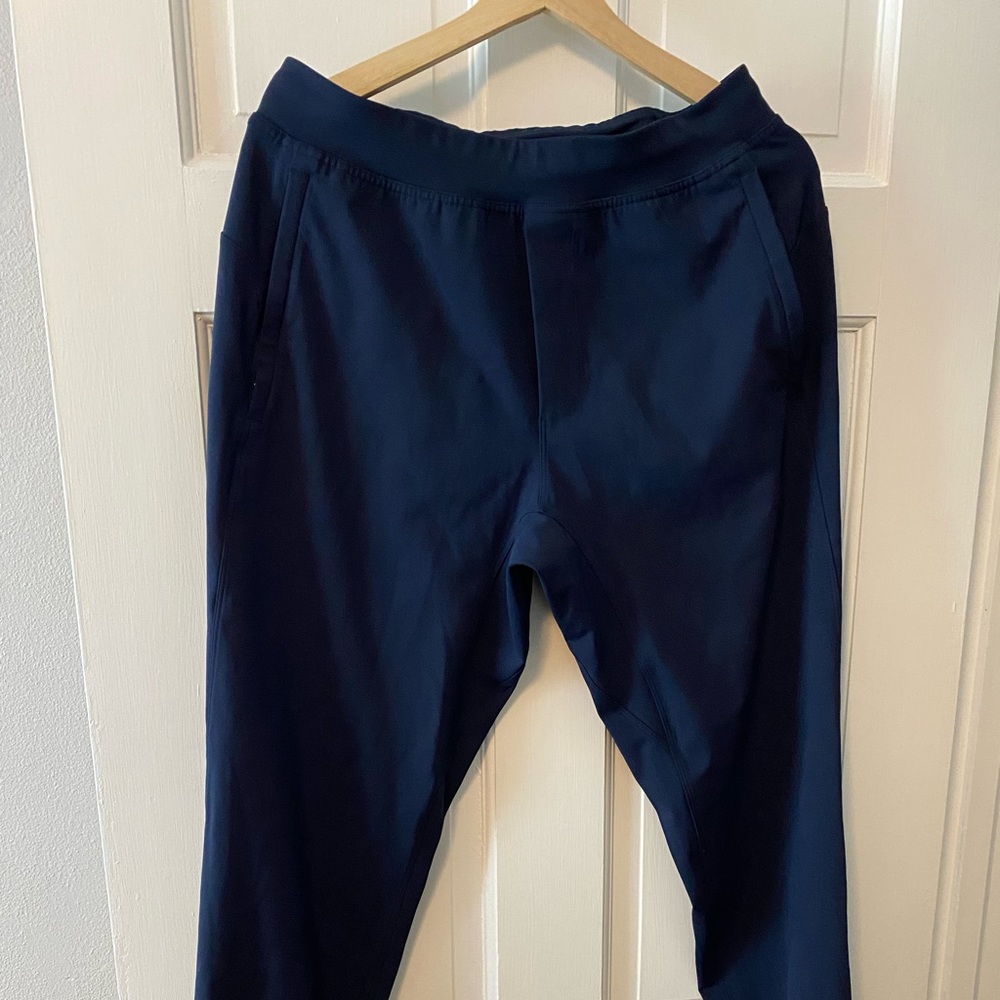 Lululemon Men’s Surge Jogger - medium. Navy